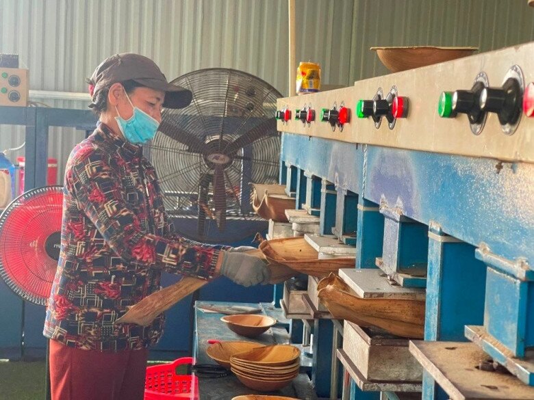 Giữa lòng Quảng Ngãi có khu chợ chỉ bán thứ tưởng là &#34;rác&#34;, nay được xuất khẩu ra nước ngoài - 7