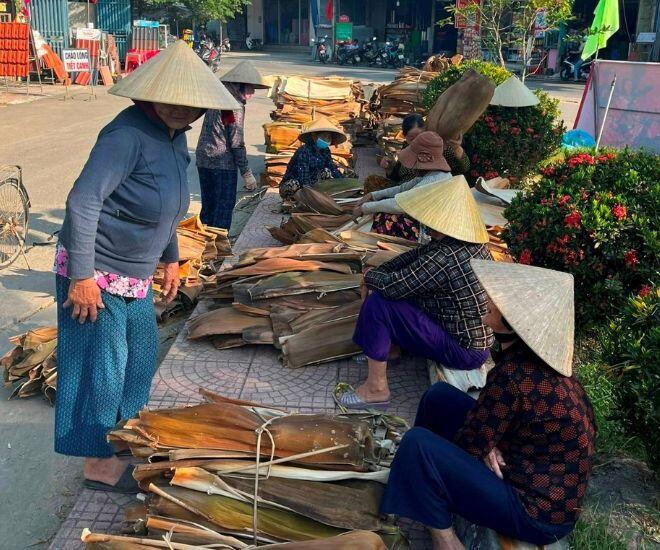 Giữa lòng Quảng Ngãi có khu chợ chỉ bán thứ tưởng là &#34;rác&#34;, nay được xuất khẩu ra nước ngoài - 1