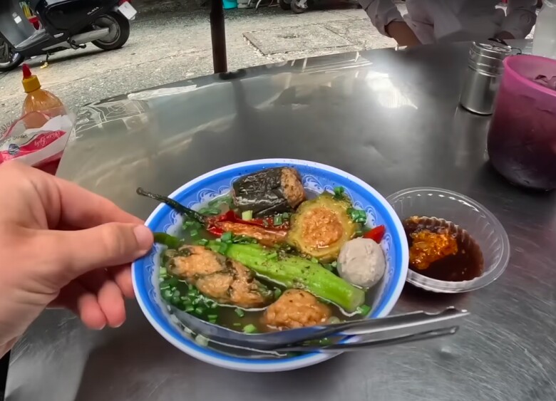 Món ăn chỉ hơn 1 đô khiến khách Tây mê mẩn, tự nhận kiếp trước mình là người Việt Nam - 2