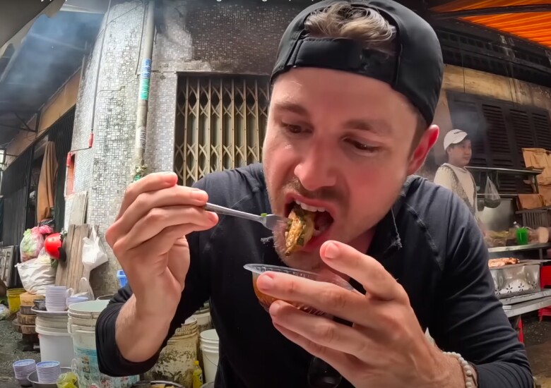 Món ăn chỉ hơn 1 đô khiến khách Tây mê mẩn, tự nhận kiếp trước mình là người Việt Nam - 4