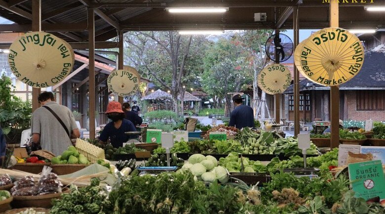 Khu chợ cuối tuần chuyên bán đặc sản &#34;xanh sạch&#34;, được ví như &#34;ốc đảo sinh thái&#34;, du khách đến đông nghịt - 5