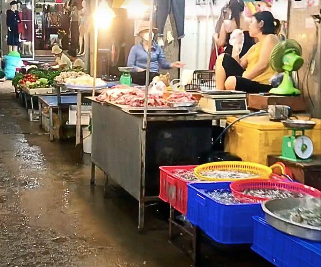 Khu chợ tồn tại hơn nửa thế kỷ ở Đồng Nai, nay là thiên đường ẩm thực xứ Huế giữa lòng Nam Bộ - 1