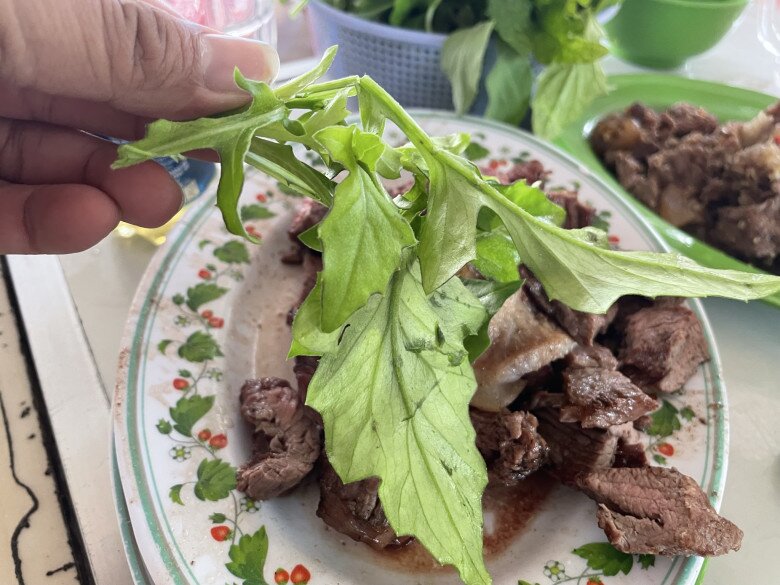 Loại rau rừng mọc đầy không ai hái, nay là đặc sản vì vị ngọt giòn, được giới sành ăn săn lùng - 3