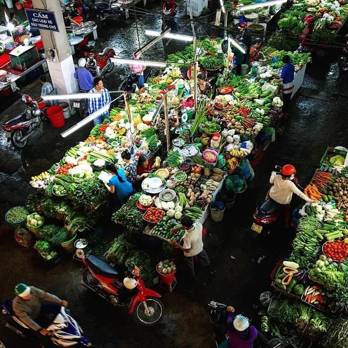 Chợ trăm năm tuổi giữa lòng xứ dừa: Cấu trúc như một mê cung, ai không quen đến sẽ lạc nhưng đồ ăn vặt thì siêu ngon - 2