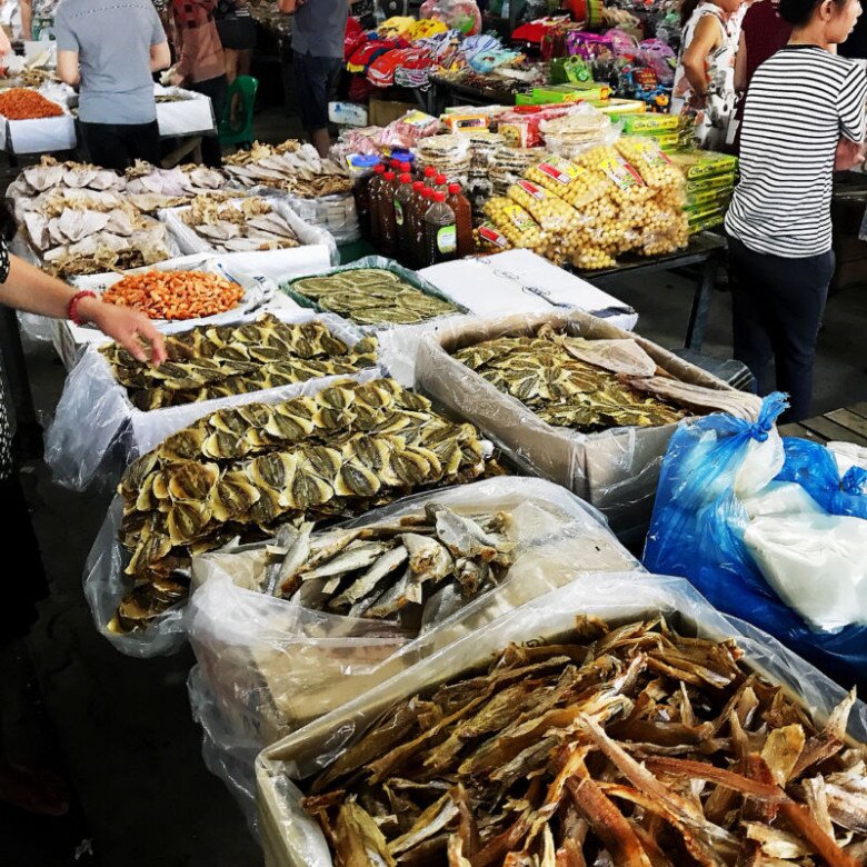 Ở Thanh Hóa muốn mua hải sản tươi ngon giá rẻ nhất định phải đến khu chợ không phải ai cũng biết này! - 4