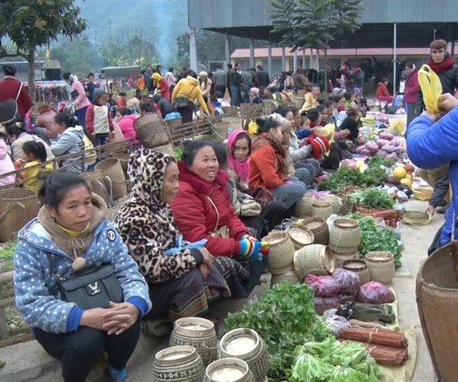 Phiên chợ lạ lùng ở Thanh Hóa: Nằm giữa biên giới 2 nước, xưa chỉ là chợ nhỏ nay là điểm du lịch cực hút khách - 1
