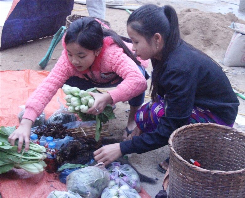 Phiên chợ lạ lùng ở Thanh Hóa: Nằm giữa biên giới 2 nước, xưa chỉ là chợ nhỏ nay là điểm du lịch cực hút khách - 2