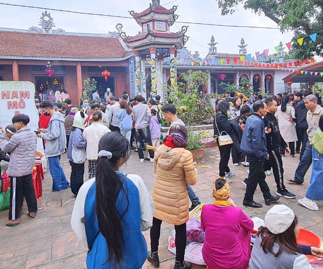 Phiên chợ tồn tại suốt 300 năm giữa lòng Thái Bình, chỉ họp duy nhất 1 ngày trong năm, hút tới 15000 lượt khách - 1