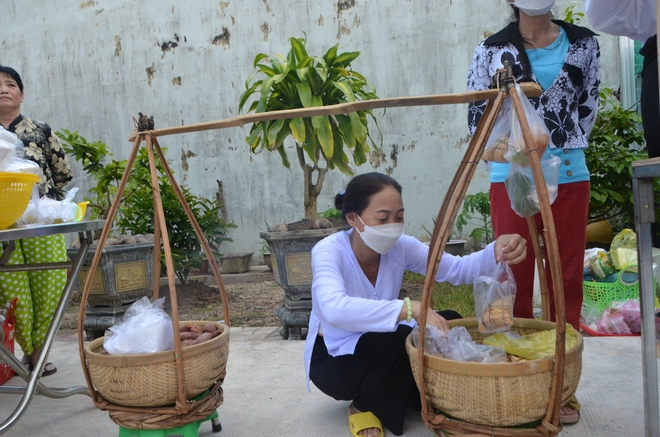 Phiên chợ &#34;độc nhất vô nhị&#34; ở Bạc Liêu, khách không cần mang tiền cũng có thể mua đồ thỏa thích - 2