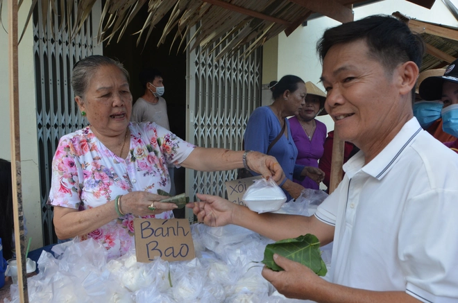 Phiên chợ &#34;độc nhất vô nhị&#34; ở Bạc Liêu, khách không cần mang tiền cũng có thể mua đồ thỏa thích - 3
