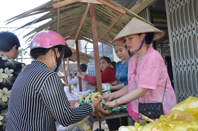 Phiên chợ &#34;độc nhất vô nhị&#34; ở Bạc Liêu, khách không cần mang tiền cũng có thể mua đồ thỏa thích - 4