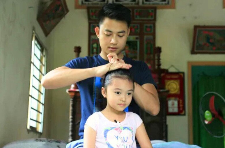 Bé Kitty &#34;Bố Ơi Mình Đi Đâu Thế&#34; phổng phao khó nhận ra sau 7 năm, bố giờ làm nam thần VTV nức tiếng - 3