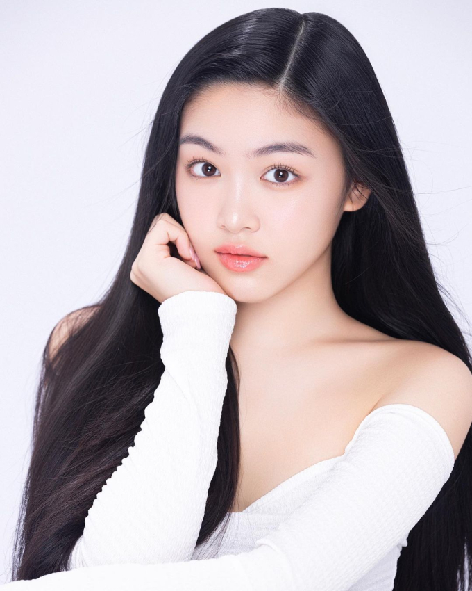 Ái nữ 19 tuổi nhà MC Quyền Linh: "Khuôn trăng đầy đặn, nét ngài nở nang", dân mạng gọi luôn là hoa hậu không cần vương miện - 4