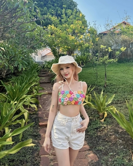 Bạn gái hotgirl 2k2 của Gil Lê chăm diện mốt váy ôm sát cơ thể, vóc dáng tuổi đôi mươi khiến dân tình khen nức nở - 6