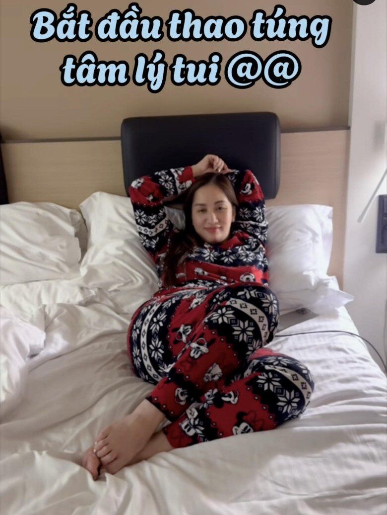 Chị đẹp Vbiz lấy &#34;hồng hài nhi&#34; kém 12 tuổi: Ra đường váy áo quyến rũ dù sinh ào ào 3 con, lúc về nhà lại hoàn toàn trái ngược - 16