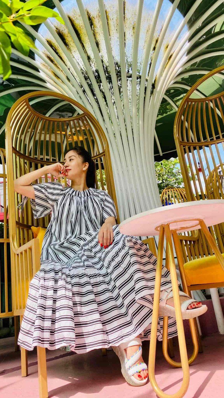 Chị đẹp Vbiz lấy &#34;hồng hài nhi&#34; kém 12 tuổi: Ra đường váy áo quyến rũ dù sinh ào ào 3 con, lúc về nhà lại hoàn toàn trái ngược - 13