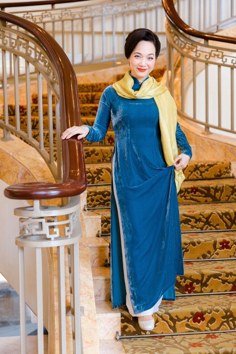 Gu thời trang của 3 biểu tượng nhan sắc &#34;nghiêng nước nghiêng thành&#34; showbiz Việt: Ngoài 50 vẫn sang trọng, tỏa khí chất ngời ngời - 15