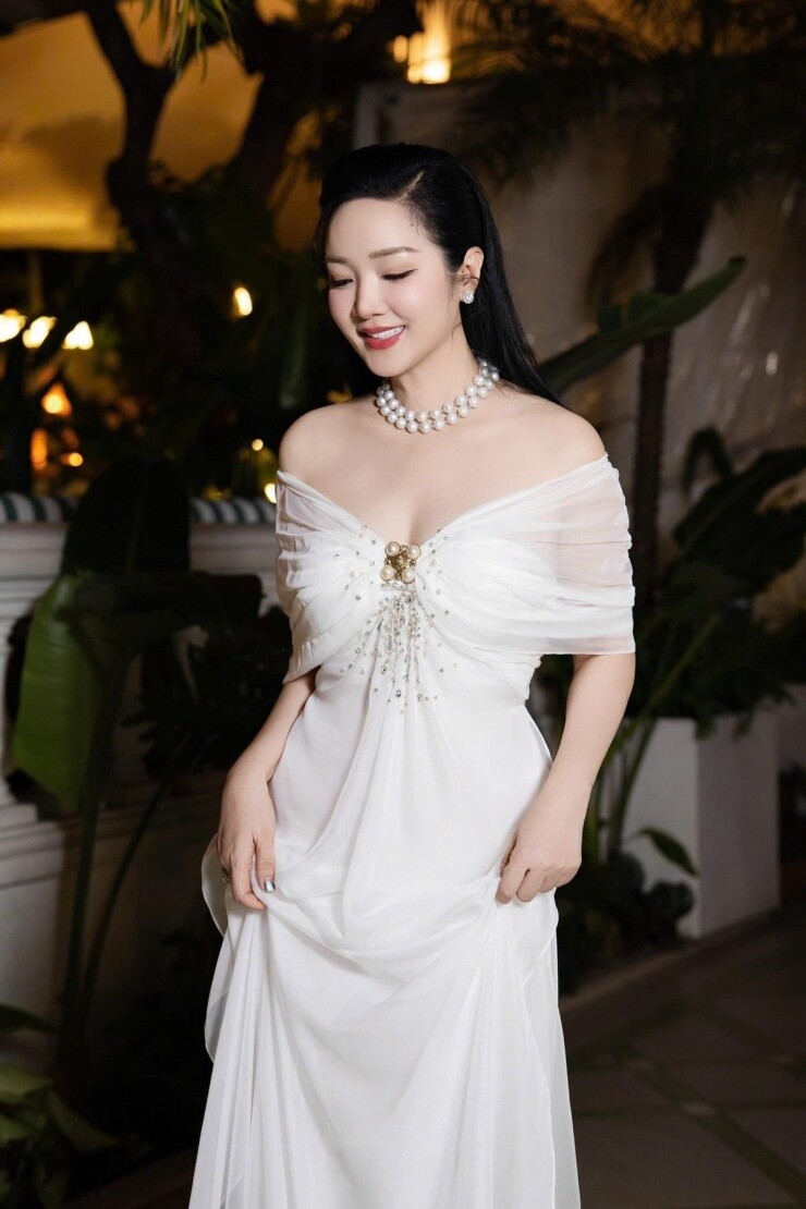 Gu thời trang của 3 biểu tượng nhan sắc &#34;nghiêng nước nghiêng thành&#34; showbiz Việt: Ngoài 50 vẫn sang trọng, tỏa khí chất ngời ngời - 7