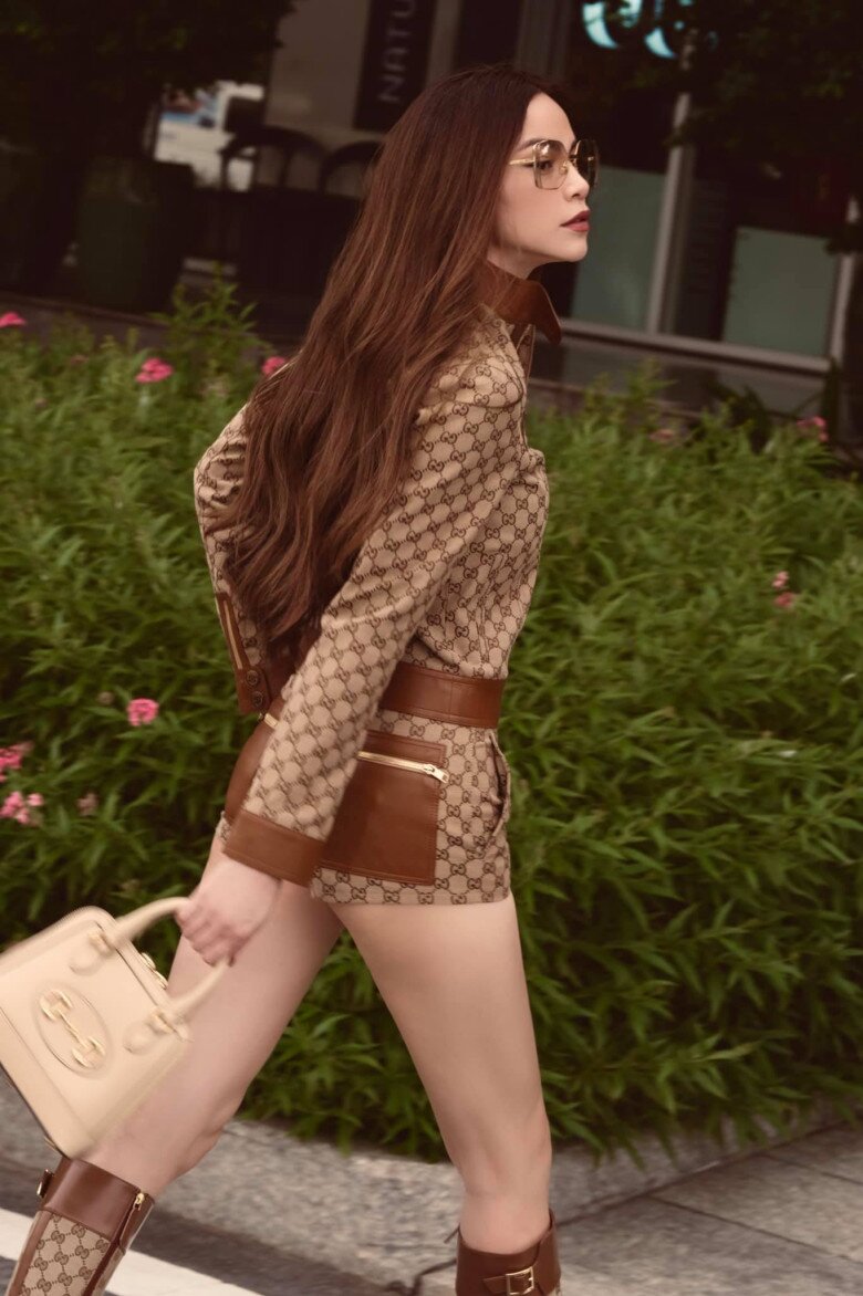 Hà Hồ và 6 item thời trang không thể thiếu: Từ nữ hoàng thảm đỏ đến biểu tượng street style, thứ cuối cùng siêu đắt giá - 22