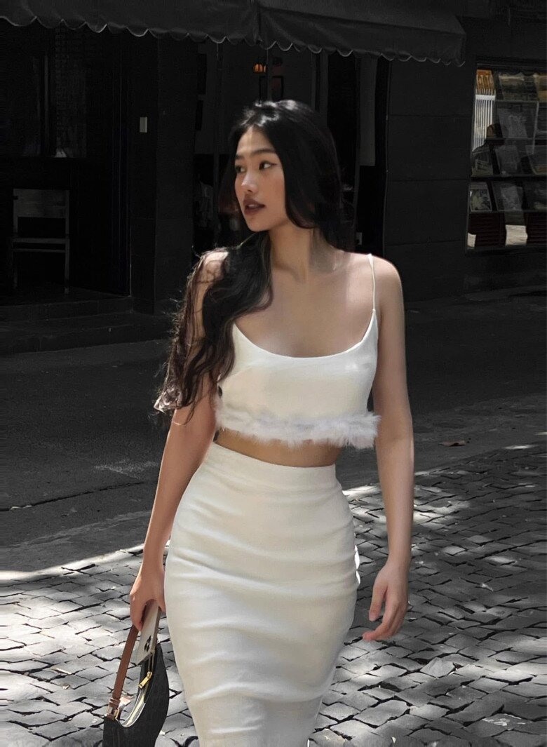 &#34;Cỗ máy nói&#34; vừa đạt giải Á hậu chuộng đồ bình dân: Mặc croptop, váy ôm vài trăm nghìn vẫn đẹp xịn như hàng hiệu - 3