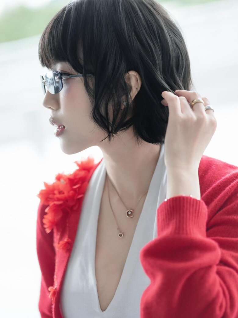 Gu ăn mặc tinh giản mà sang của Diệu Nhi: Sánh bước bên chồng hay đi đu idol đều áp dụng được - 2