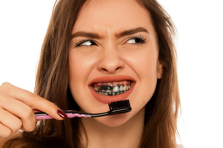 Răng ngả vàng kém duyên, lưu ngay 7 mẹo hay giúp răng luôn trắng sáng đều màu với giá siêu rẻ lại an toàn tuyệt đối - 2