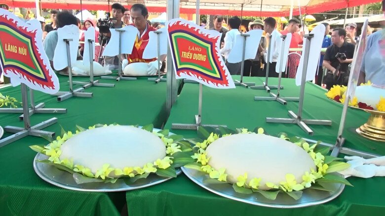 Có lễ hội đặc biệt ở Thanh Hóa gắn liền với vua Hùng, cả làng cùng nhau giã bột, nặn bánh dâng lên thần linh - 5
