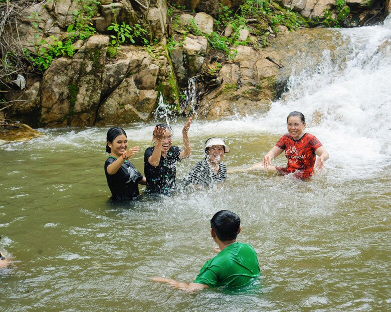 Con suối nằm ẩn trong rừng sâu ở An Giang, được ví như &#34;thiên đường thu nhỏ&#34;, chinh phục du khách bằng cảnh quan hùng vĩ - 2
