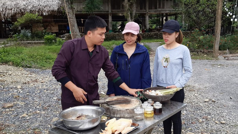 Khám phá huyện miền núi cách Hà Nội hơn 100km, phong cảnh thiên nhiên hữu tình cực thích hợp để chữa lành - 4