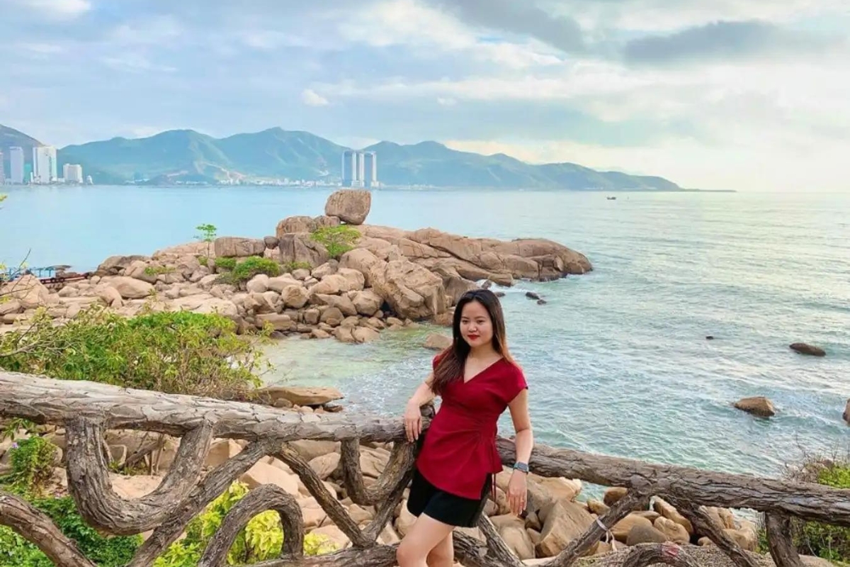 Bãi đá ở Nha Trang gắn liền với truyền thuyết bí ẩn, cảnh sắc chẳng thua Địa Trung Hải, choáng ngợp với hòn đá hình thù độc đáo - 2