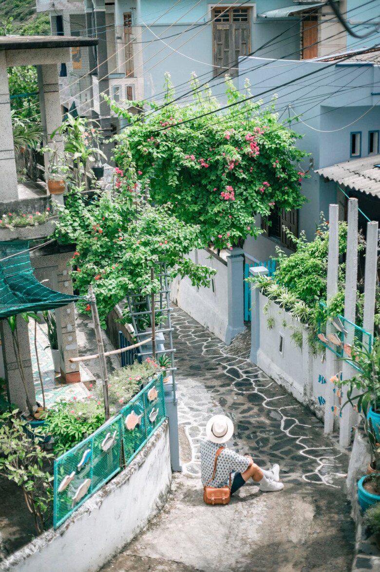 Khám phá nơi mệnh danh “Santorini thu nhỏ” ở Việt Nam, góc nào nhìn cũng điện ảnh, hút khách du lịch nhờ sự bình yên - 2