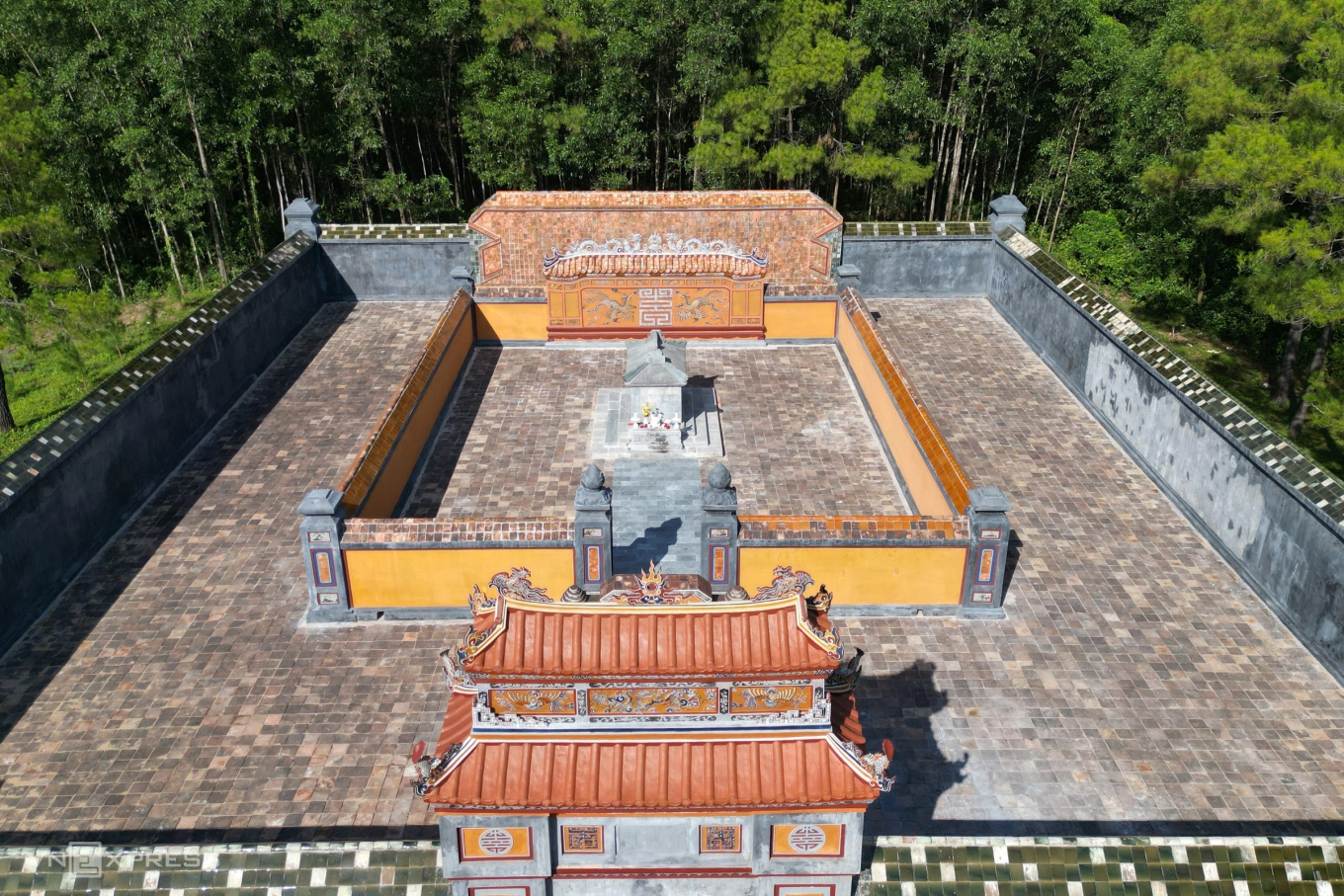 Khám phá lăng mộ kỳ bí của nữ thái hậu hiền đức sử Việt, là mẹ của vị vua trị vì lâu nhất nhà Nguyễn - 3