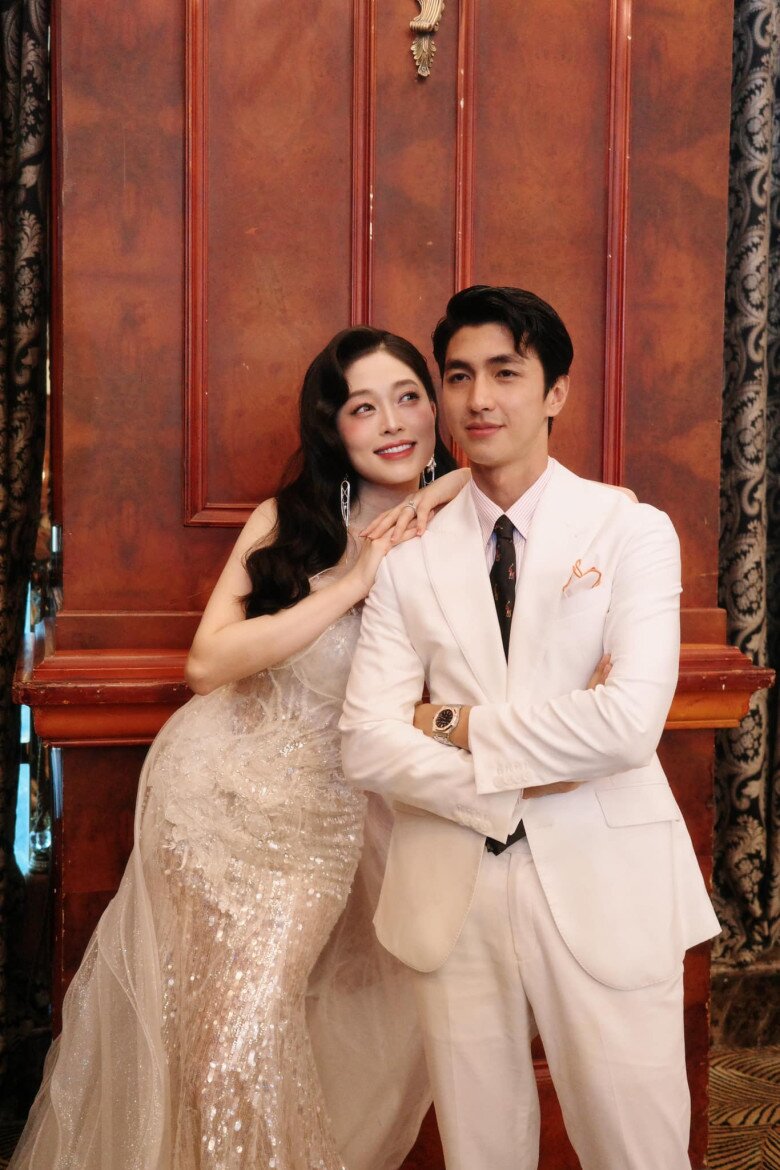 3 nàng hậu lấy mối tình đầu, người rời ánh đèn showbiz để giữ lửa gia đình, người có hôn nhân &#34;bất ổn&#34; - 5