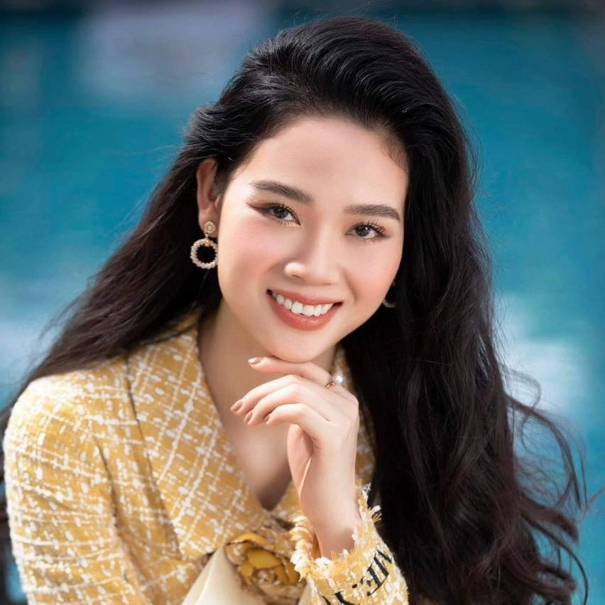3 nàng hậu lấy mối tình đầu, người rời ánh đèn showbiz để giữ lửa gia đình, người có hôn nhân &#34;bất ổn&#34; - 6