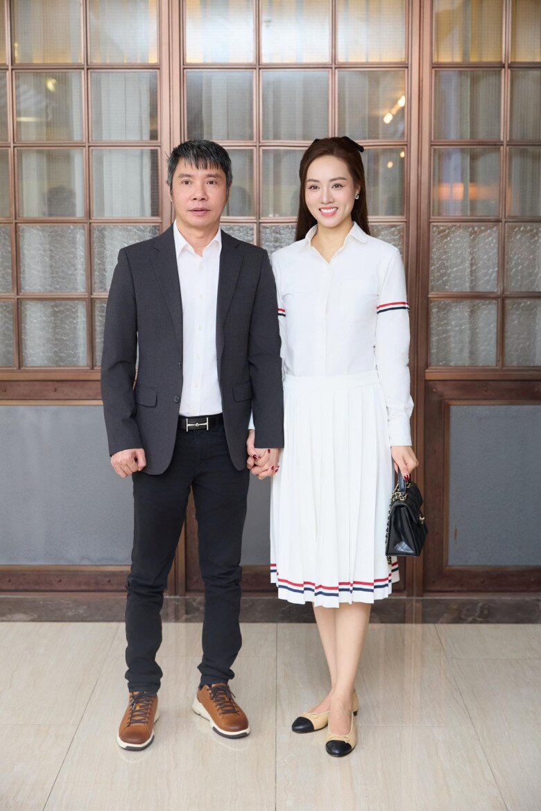 Chi tiết lạ trong hôn nhân của Anh Đức và vợ trẻ, giống hệt với vợ chồng NSND Công Lý - 3