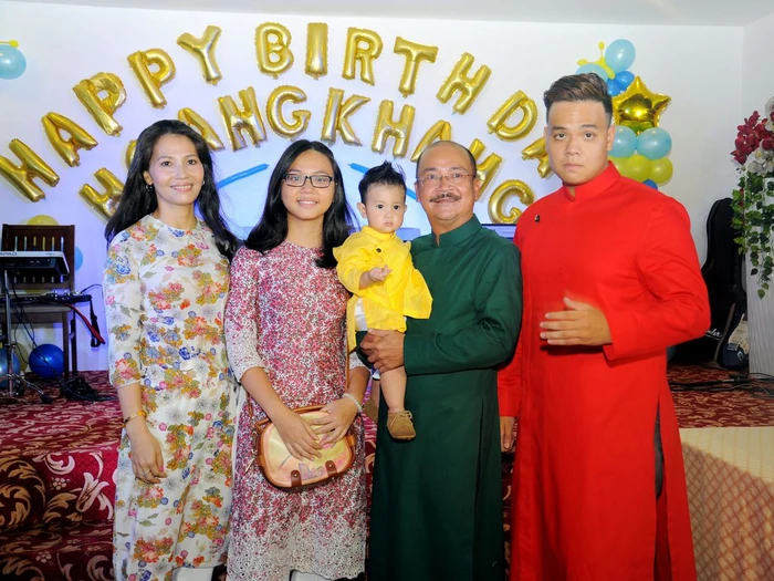 Chồng “Người đẹp Tây Đô” ngoài đời: Suýt mất vợ vì đào hoa, U60 có thêm con trai nên bị nhầm là ông nội - 4