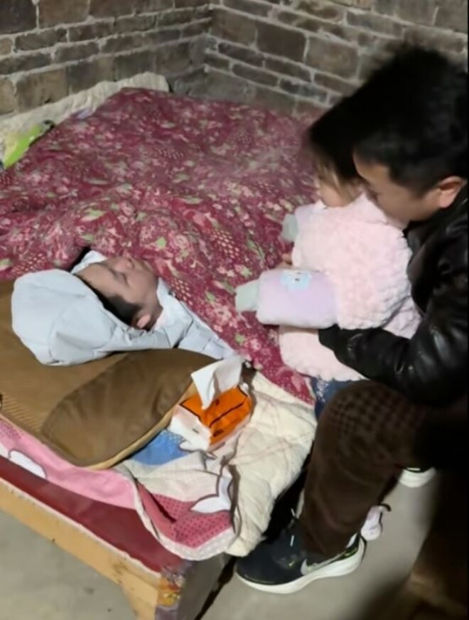 9X quyết cưới bạn gái mắc bệnh hiểm nghèo, kiên trì nhảy múa mỗi ngày để đánh thức vợ sống thực vật - 4