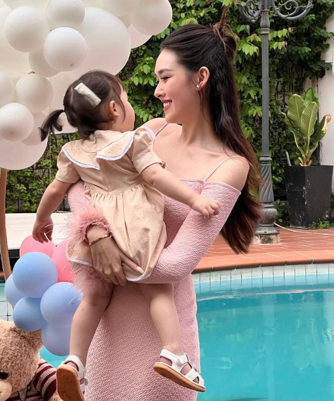 Cùng thuộc thế hệ 2k, 3 nàng hậu này đều lấy chồng đại gia, có người lấy mối tình đầu hơn 16 tuổi - 3