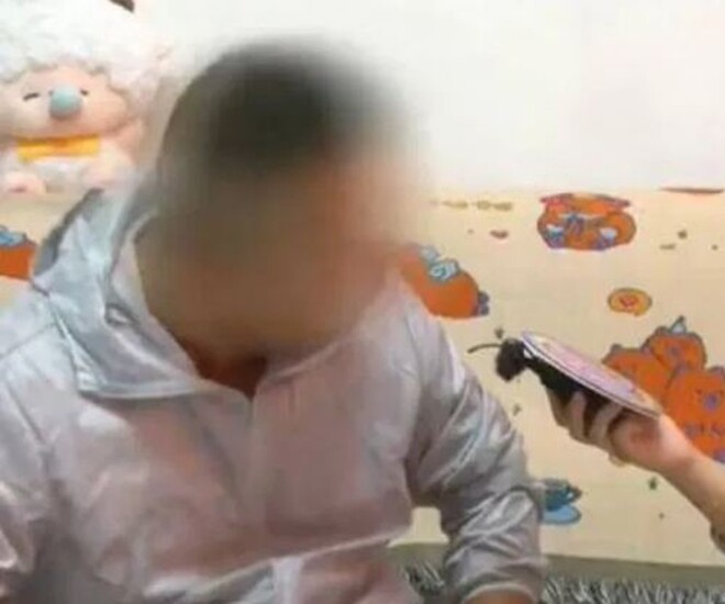 Đi làm giấy khai sinh cho 3 con, người đàn ông bàng hoàng trước bí mật bị giấu kín 6 năm - 1