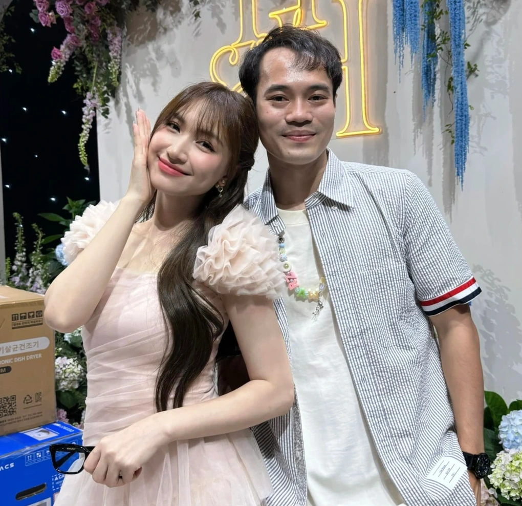 Được “đẩy thuyền” nhiệt tình nhưng không thành, giờ Thùy Tiên – Quang Linh vướng vòng lao lý, Hòa Minzy – Văn Toàn vẫn là bạn - 4