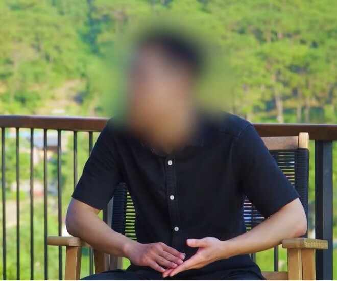 Mẹ công khai yêu đồng nghiệp của con trai bất chấp kém 14 tuổi, thẳng thắn tuyên bố một chuyện - 1