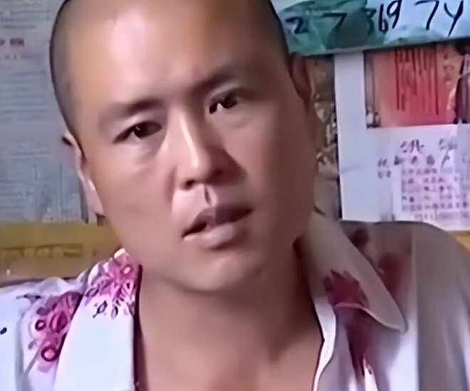 Hai con gái sinh đôi bị khàn giọng, người chồng cay đắng phát hiện chuyện vợ đã làm 10 năm trước - 1