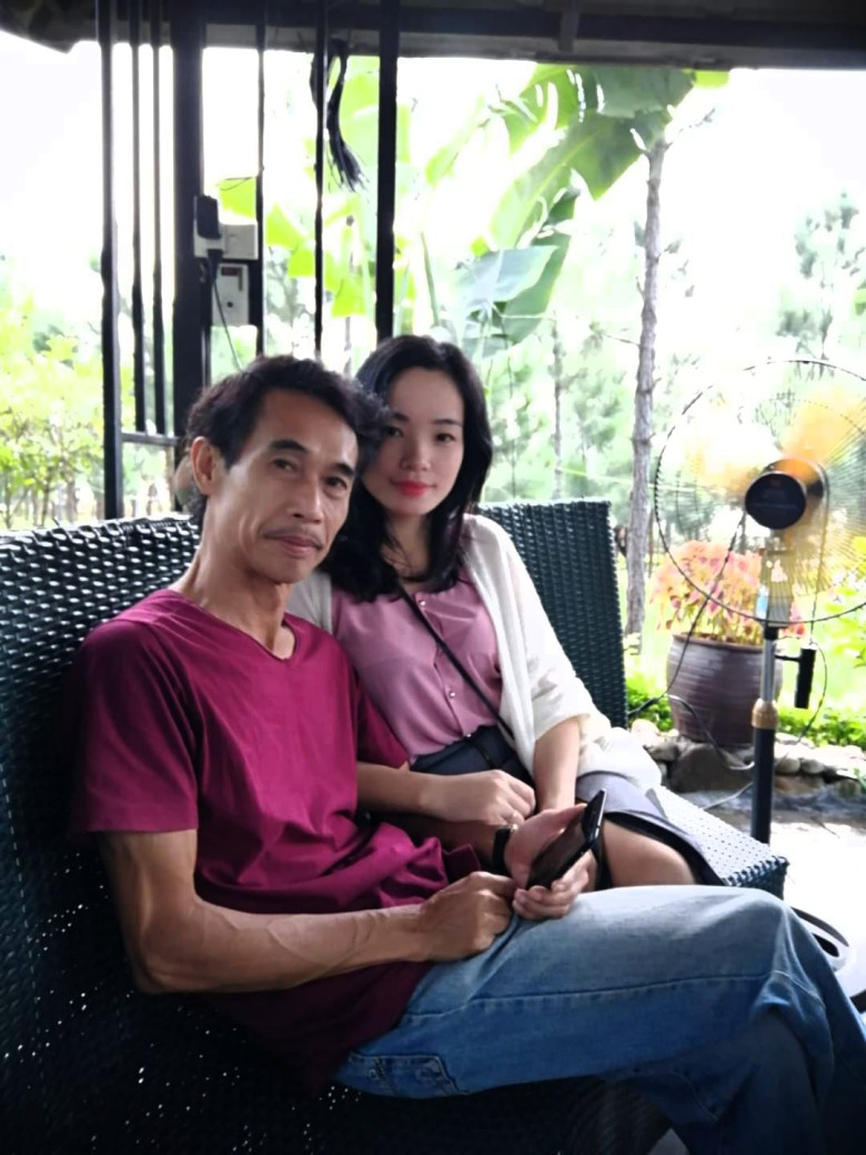 Hai nam diễn viên kết hôn lần đầu ở tuổi U50, đều lấy vợ trẻ là fan cứng kém gần 30 tuổi - 5