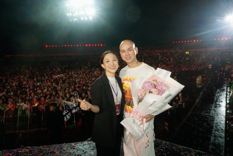 Phan Đinh Tùng khui ảnh cũ 16 năm trước, bà xã đẹp như &#34;thiên thần&#34; giờ còn rực rỡ hơn, chồng thì y nguyên - 3