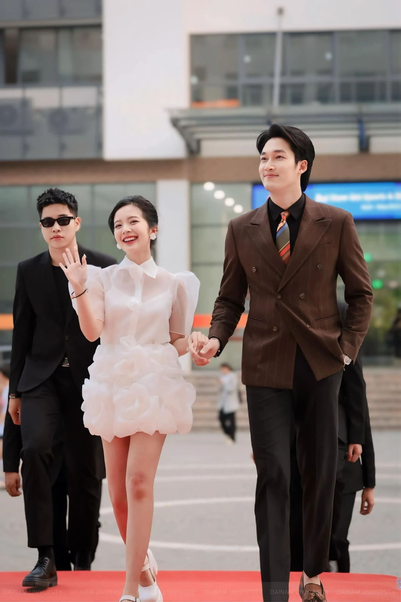 Phản ứng của Hương Giang khi bị &#34;nhay lại&#34; quá khứ sau màn cầu hôn của Đình Tú - Ngọc Huyền - 4