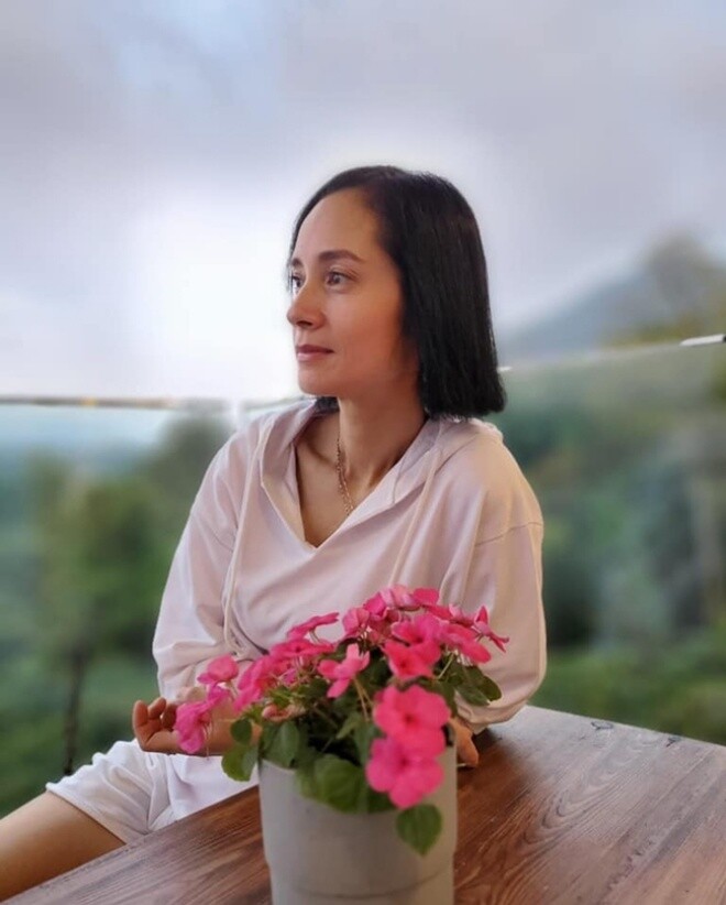 Sở hữu vòng 1 bốc lửa, 2 “nữ hoàng phim nóng” cùng hẹn hò với một cha nuôi và cái kết bi đát - 5
