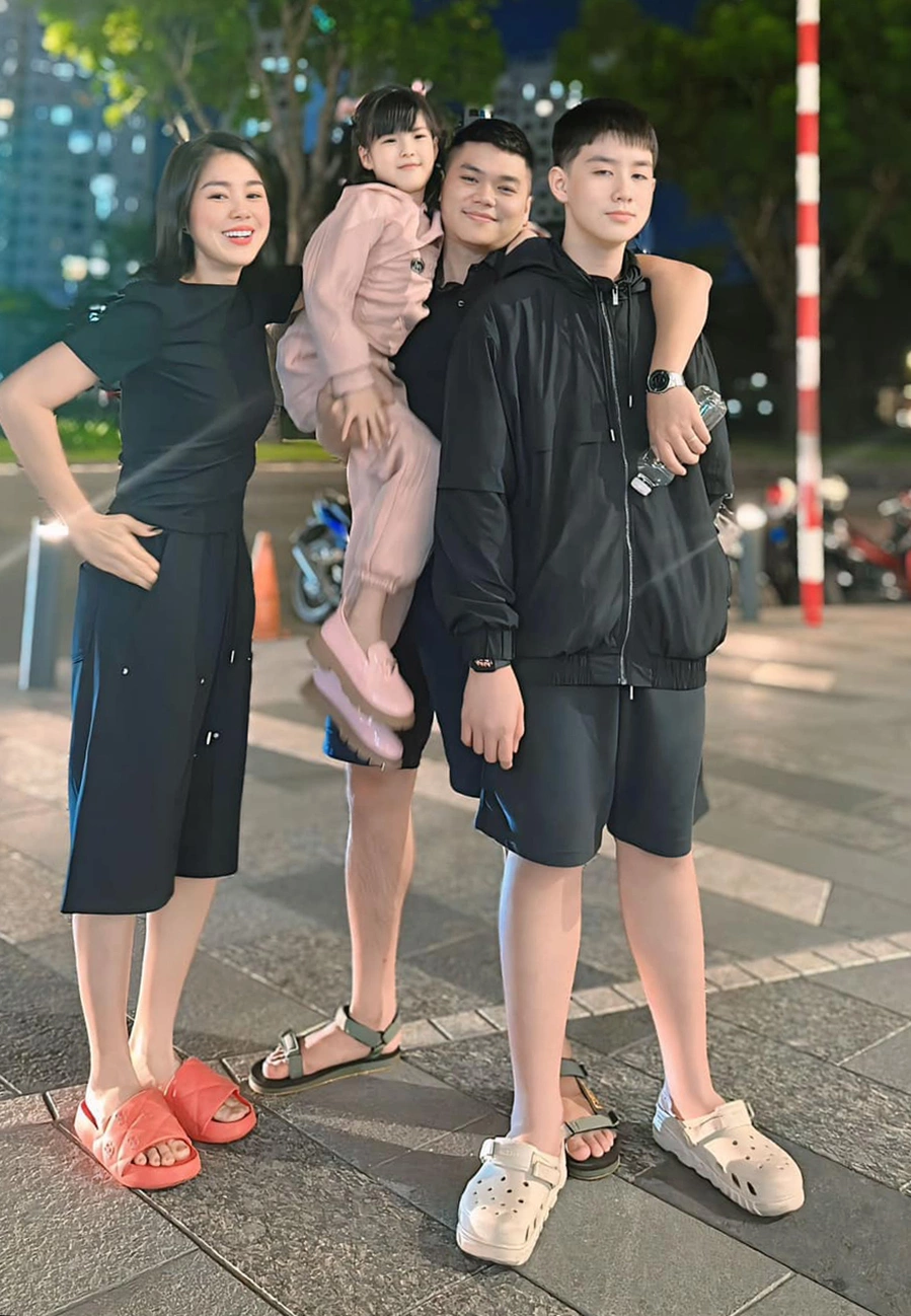 Từng bị gia đình phản đối kịch liệt, 3 cặp sao Việt nay sống hạnh phúc viên mãn, được nhà chồng cưng chiều - 2