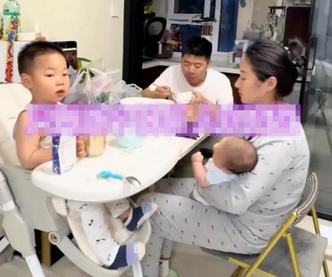 Vợ ly hôn vì mẹ chồng không giữ cháu, một tháng sau quay lại xin tái hợp, chồng chỉ nói đúng một câu - 1