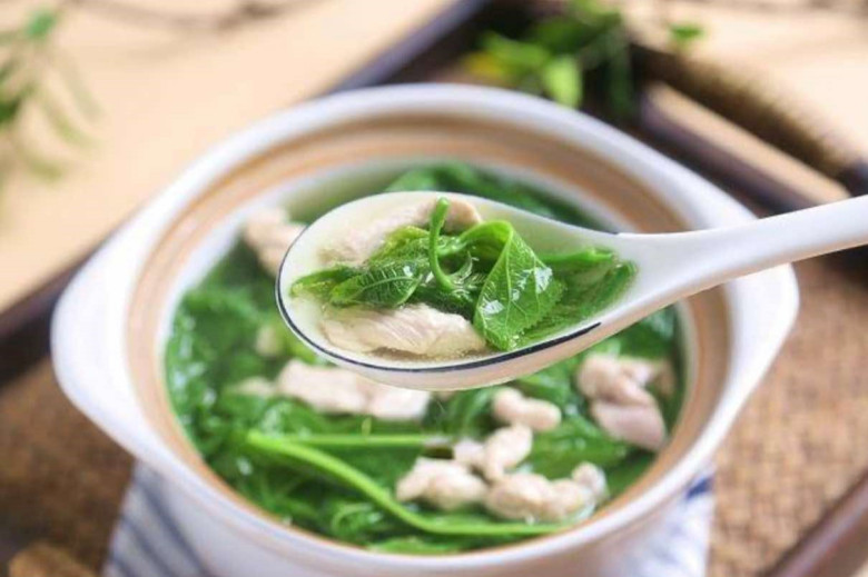 Cây trồng làm hàng rào ở quê thành đặc sản có hương vị lạ được người thành phố ưa chuộng, quý như &#34;nhân sâm&#34;, tốt cho sức khỏe - 2