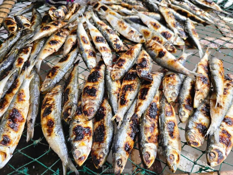 Loại cá có đầy chợ Việt &#34;tốt hơn cá hồi&#34;, xưa cho lợn ăn nay thành đặc sản, được ví là nguồn dinh dưỡng vàng cho mẹ bầu - 2